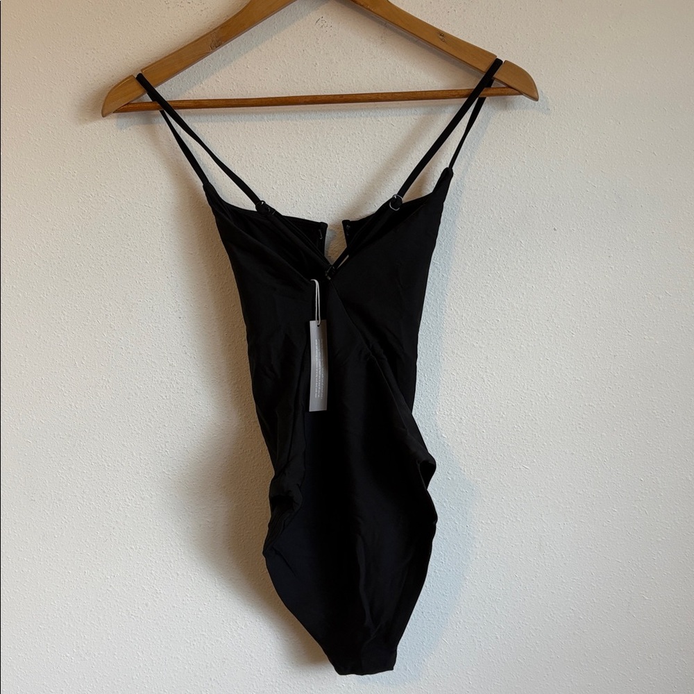 J Crew Mira one-piece swimsuit in Classic Sculpt Size 6‎ Black - Picture 4 of 5
